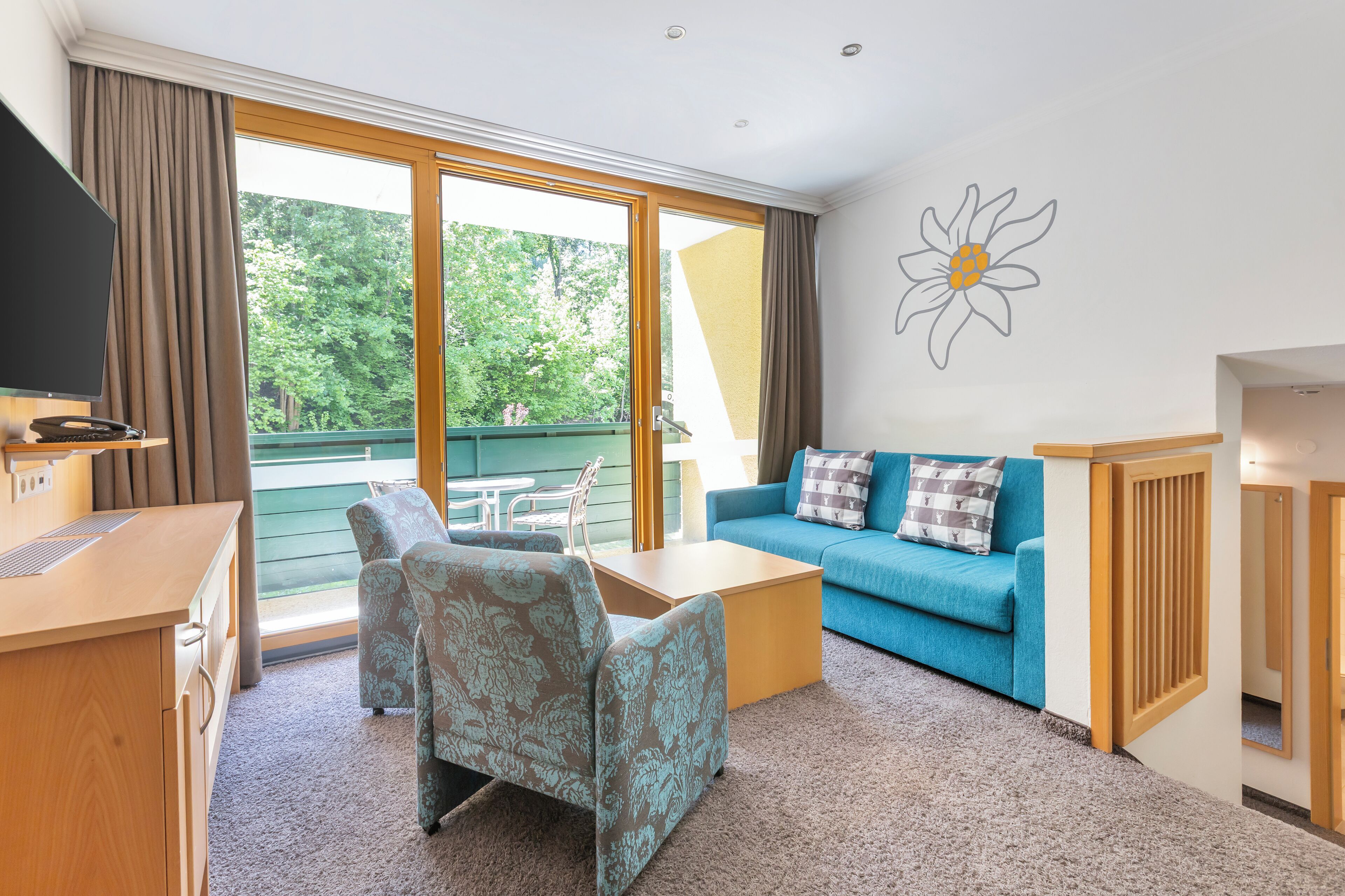 family apartment, 2 bedrooms | living area | 32-inch flat-screen tv with cable channels, tv