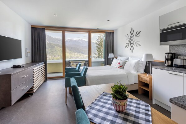 Studio Apartment | Hypo-allergenic bedding, in-room safe, iron/ironing board - Alpine Club (Schladming)