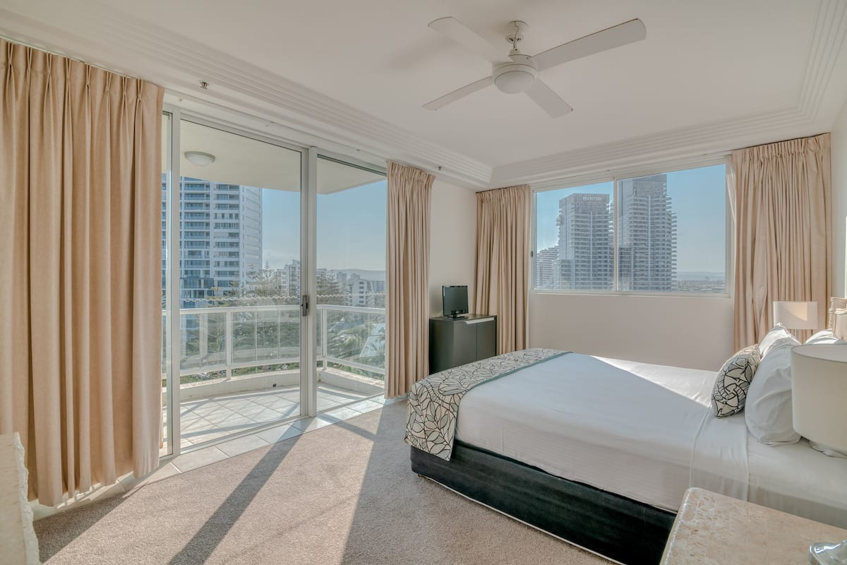 Three Bedroom Apartment - Ocean View