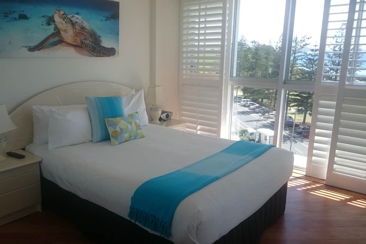 2 Bedroom Standard Centre Front | 1 bedroom, individually decorated, individually furnished