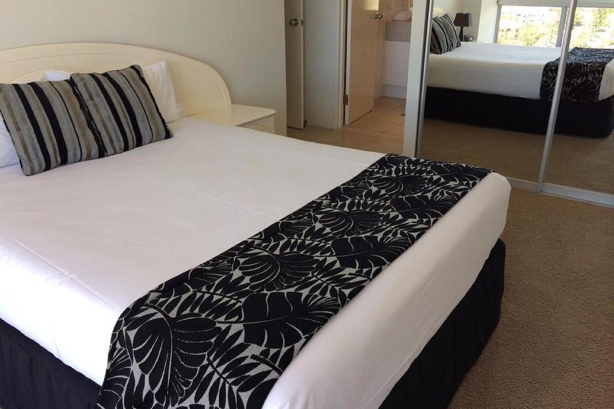 1 bedroom, individually decorated, individually furnished