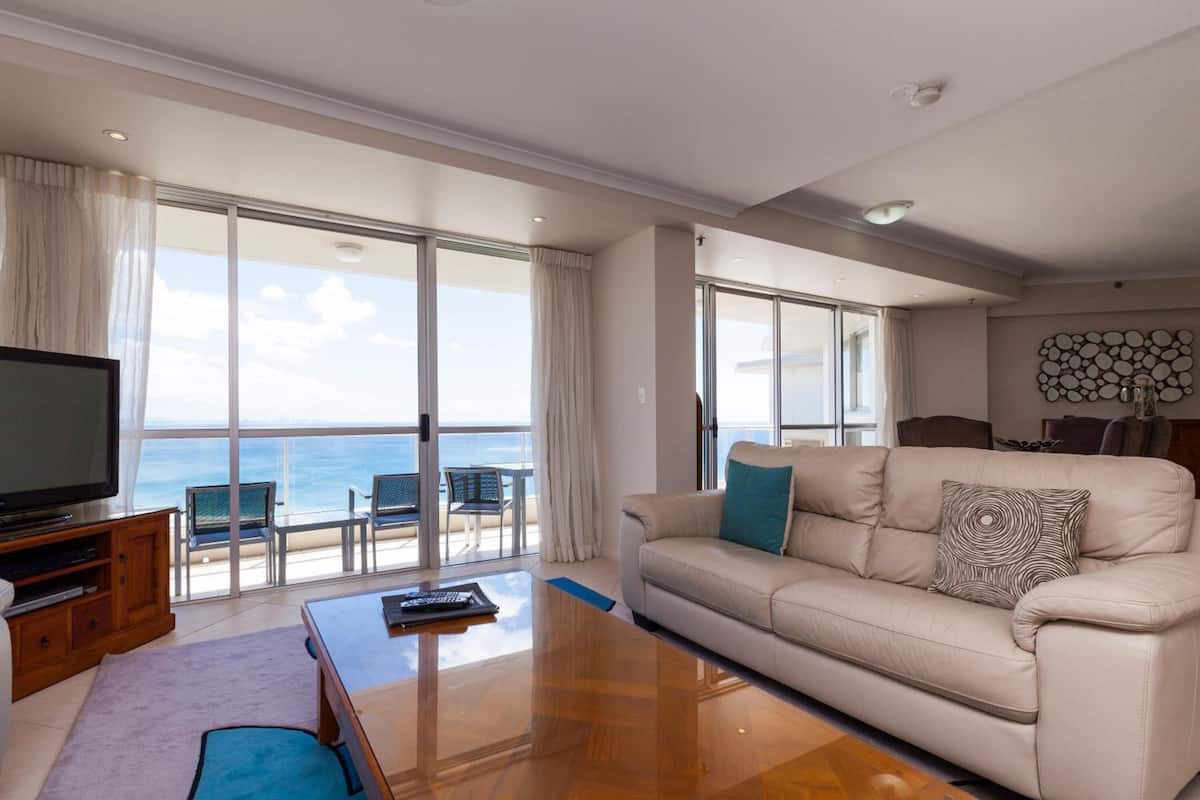 3 Bedroom Apartment Superior | Living area | Flat-screen TV, DVD player