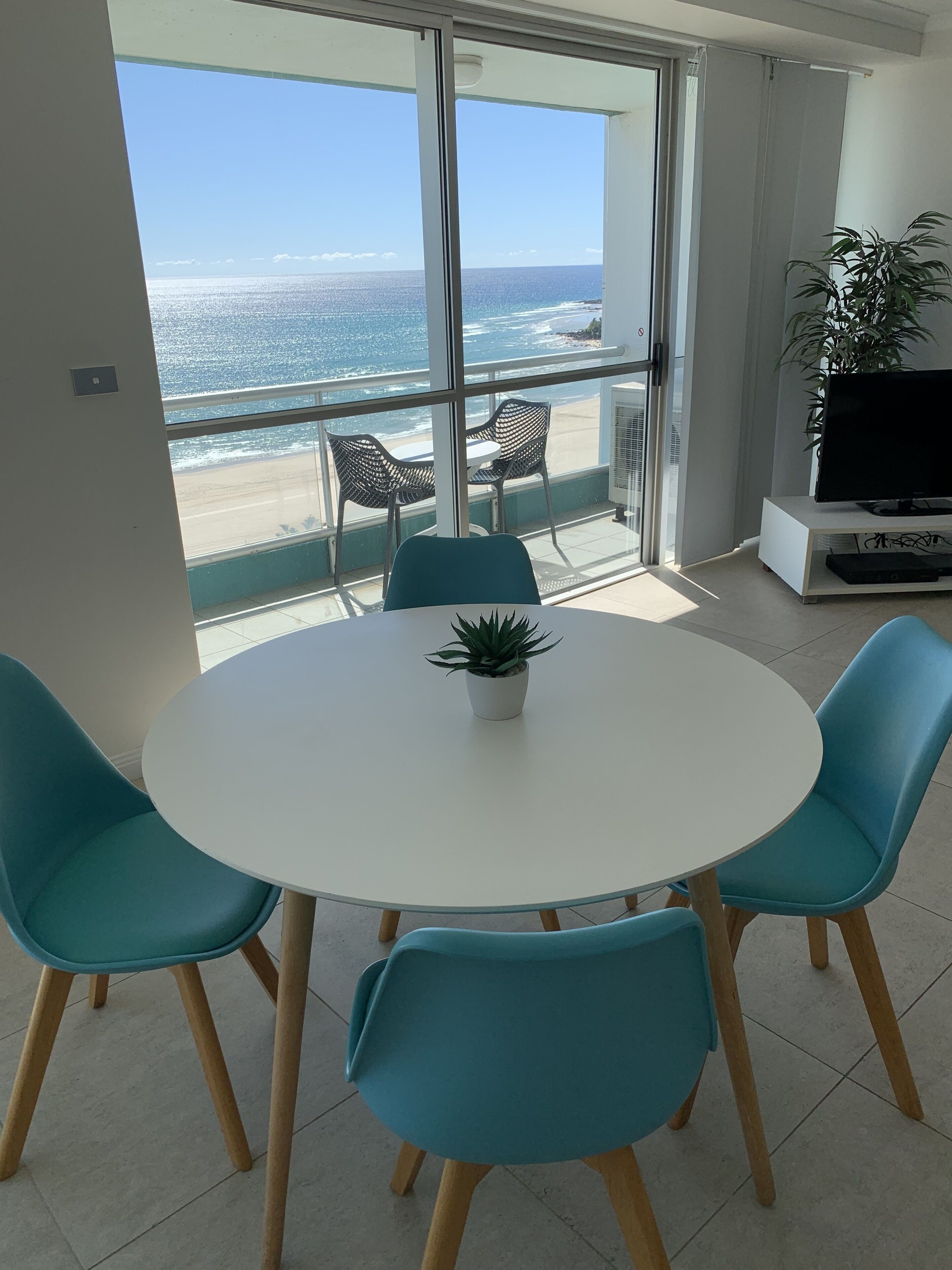 55-inch smart tv with cable channels, tv, dvd player