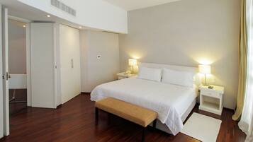 Suite | Minibar (mit einigen kostenlosen Artikeln), Zimmersafe, Schreibtisch