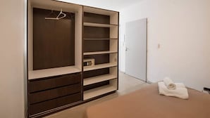 Premium bedding, pillowtop beds, in-room safe, iron/ironing board - Atenea Apartments & Suites (Buenos Aires)