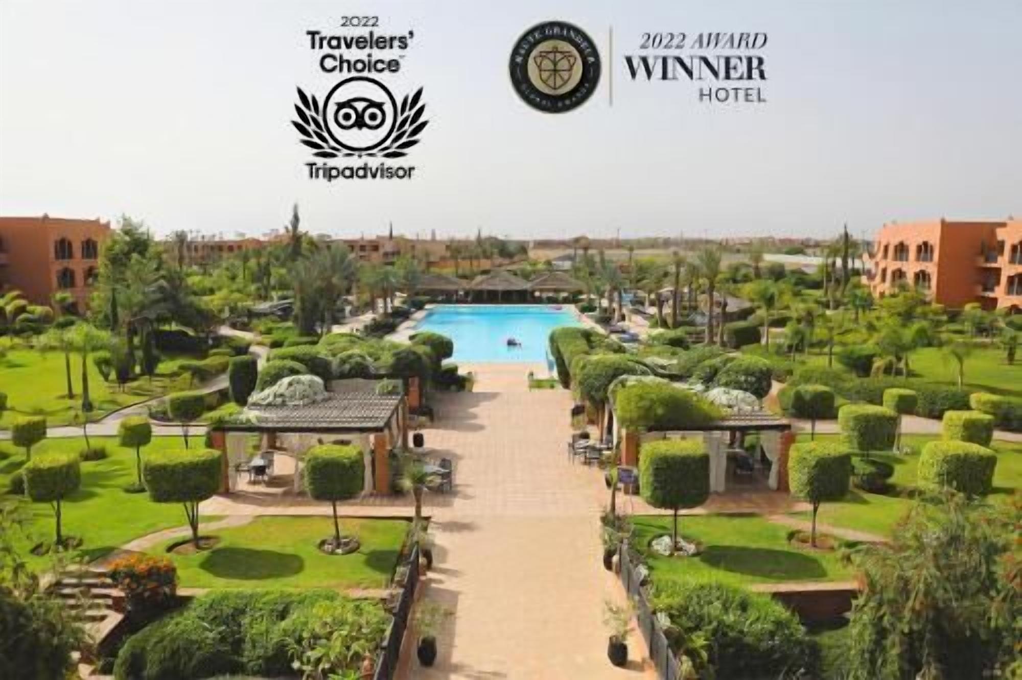 수영장 | 2 개의 야외 수영장, 수영장 파라솔, 일광욕 의자