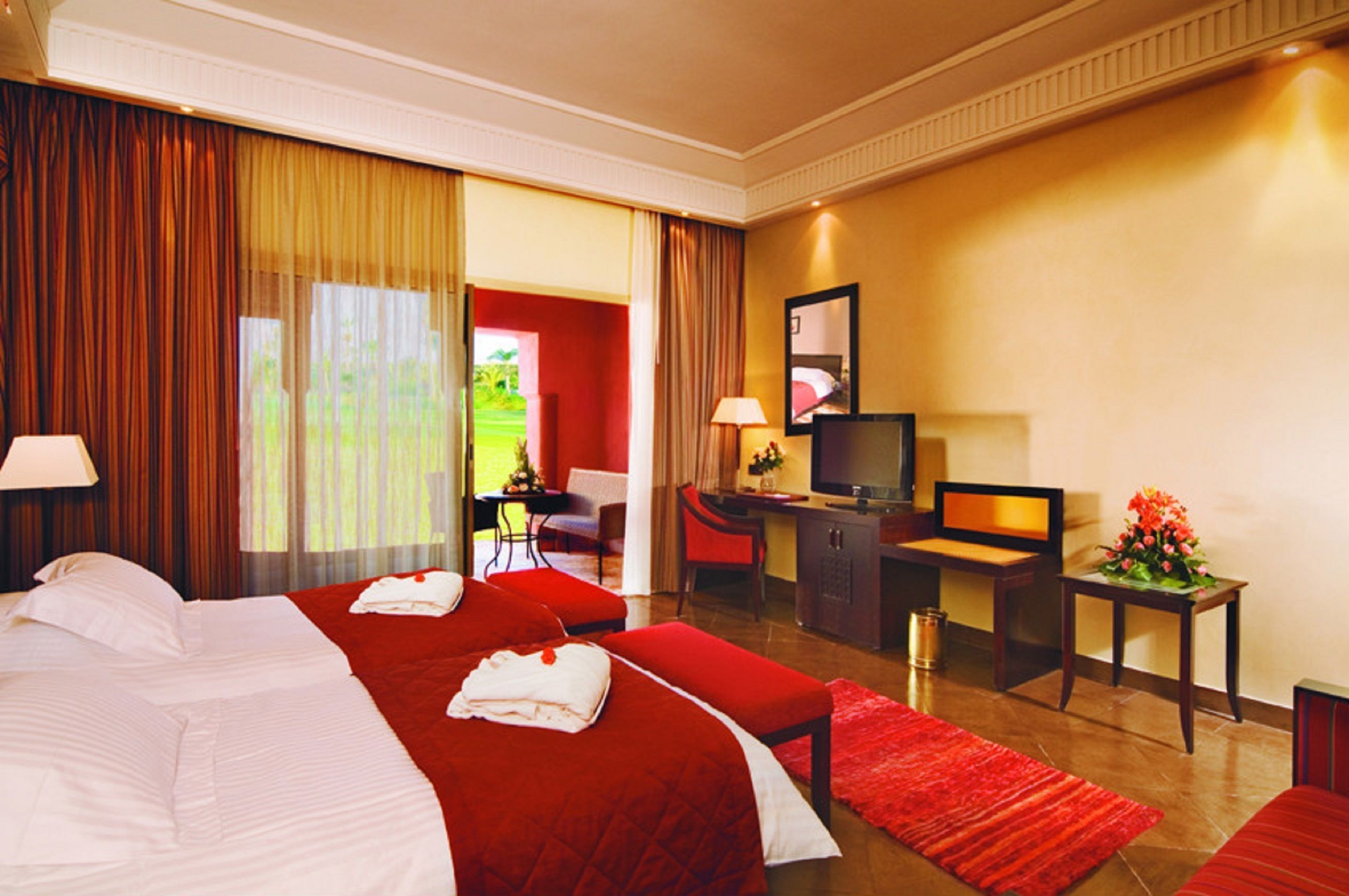 미니바, 객실 내 금고, 책상, 방음 설비