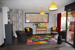 Coin salon dans le hall