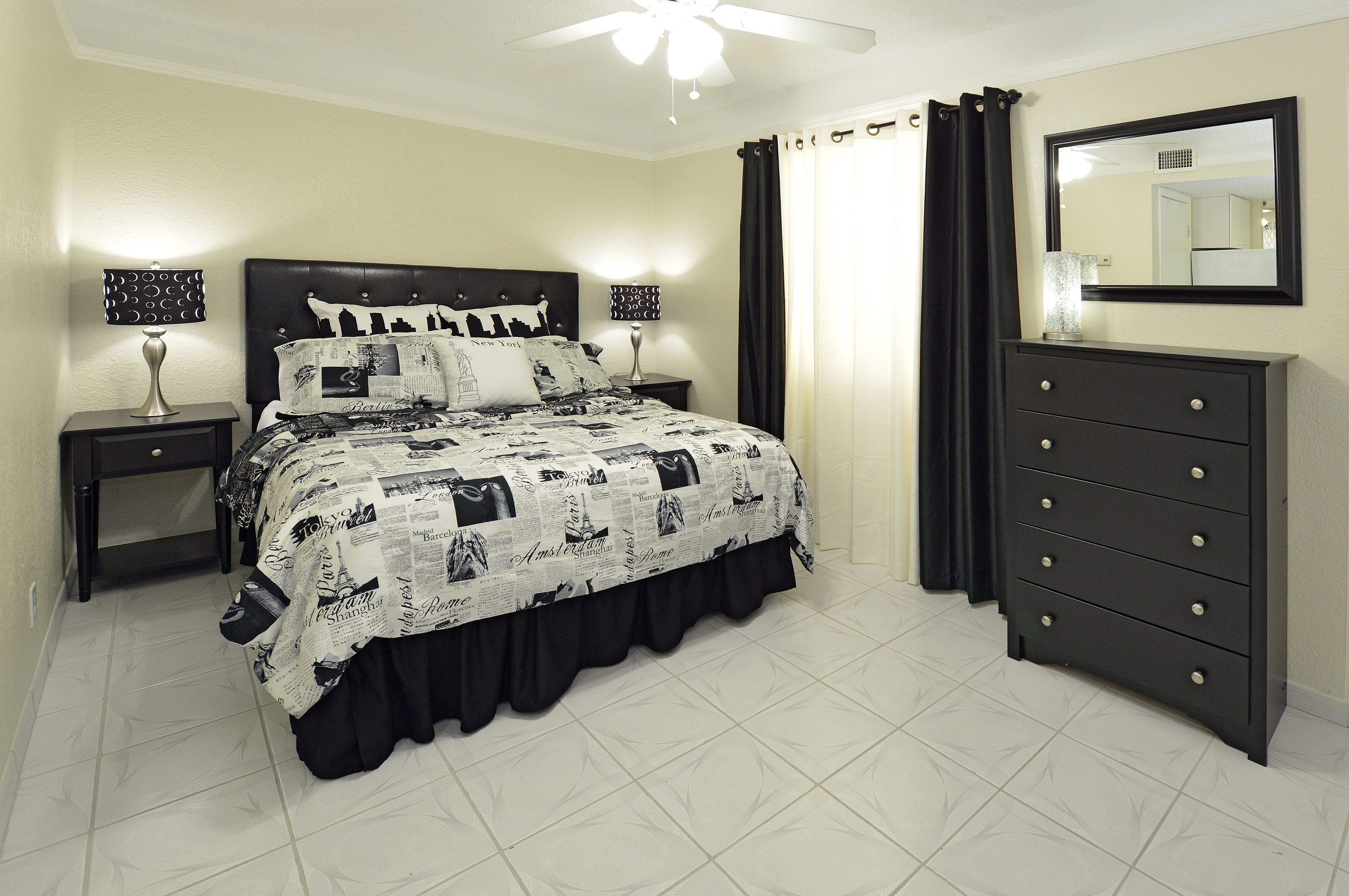 Photo - Hollywood by the Sea