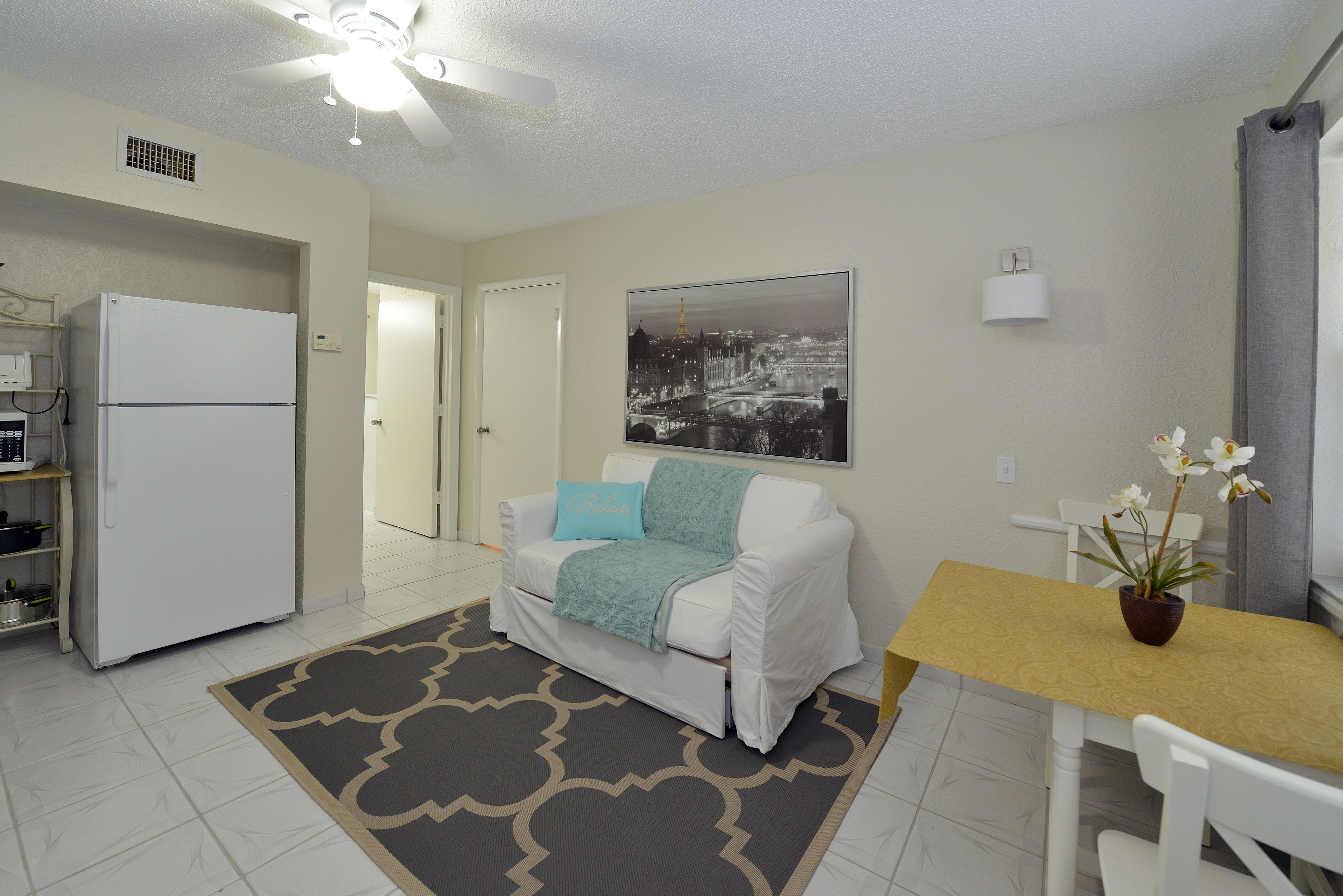 Photo - Hollywood by the Sea