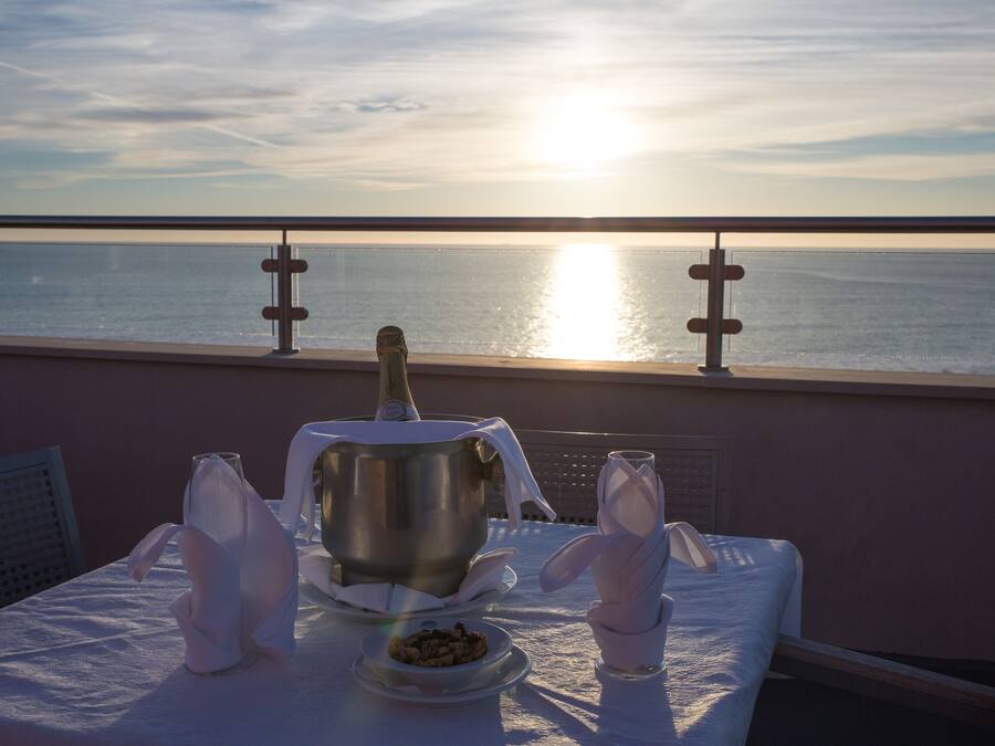 Minibar, in-room safe, desk, free WiFi