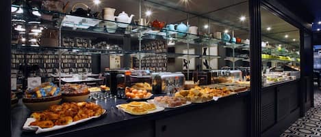 Daily buffet breakfast (EUR 18 per person)