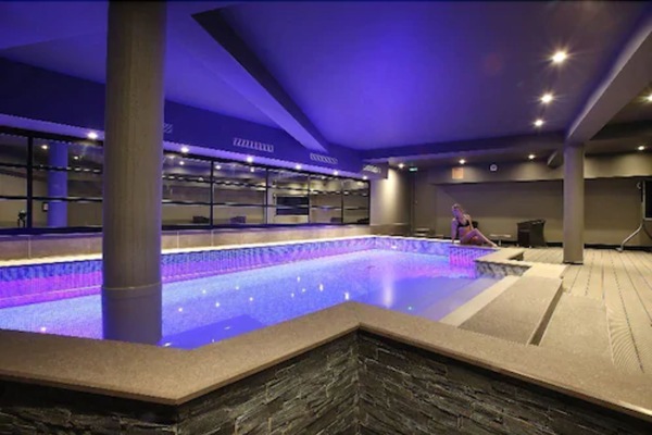 Piscine couverte