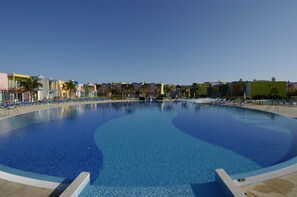 Outdoor pool - Orada Apartamentos Turísticos Marina de Albufeira (Albufeira)