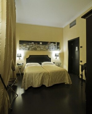 In-room safe, desk, free cots/infant beds, free WiFi - Hotel Lido (Florence)