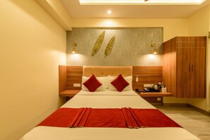 Superior Room, 1 King Bed | Egyptian cotton sheets, in-room safe, desk, laptop workspace - Hotel Bangalore Gate & Conferences  (Bengaluru)