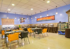Buffet breakfast for a fee - Hotel Bangalore Gate & Conferences  (Bengaluru)