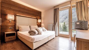 Minibar, caja de seguridad en la habitación, escritorio y wifi gratis