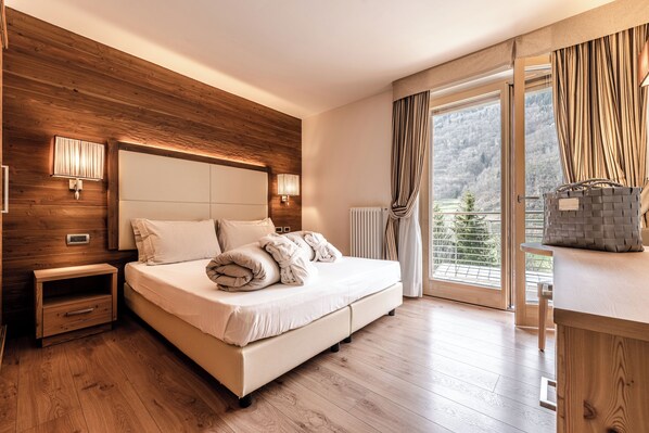 Minibar, in-room safe, desk, free WiFi - Hotel Sporting Ravelli (Mezzana)