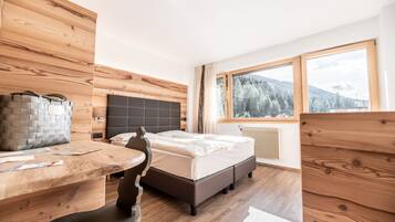 Minibar, Zimmersafe, Schreibtisch, kostenloses WLAN