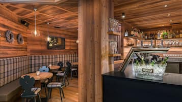 Bar (in der Unterkunft)