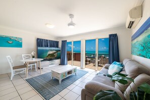 基础开间套房 | 特色装修、特色家居、熨斗/熨衣板、婴儿床