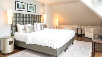 Hypo-allergenic bedding, in-room safe, iron/ironing board, free WiFi