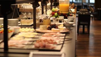 Dagelijks ontbijtbuffet (EUR 37 per persoon)