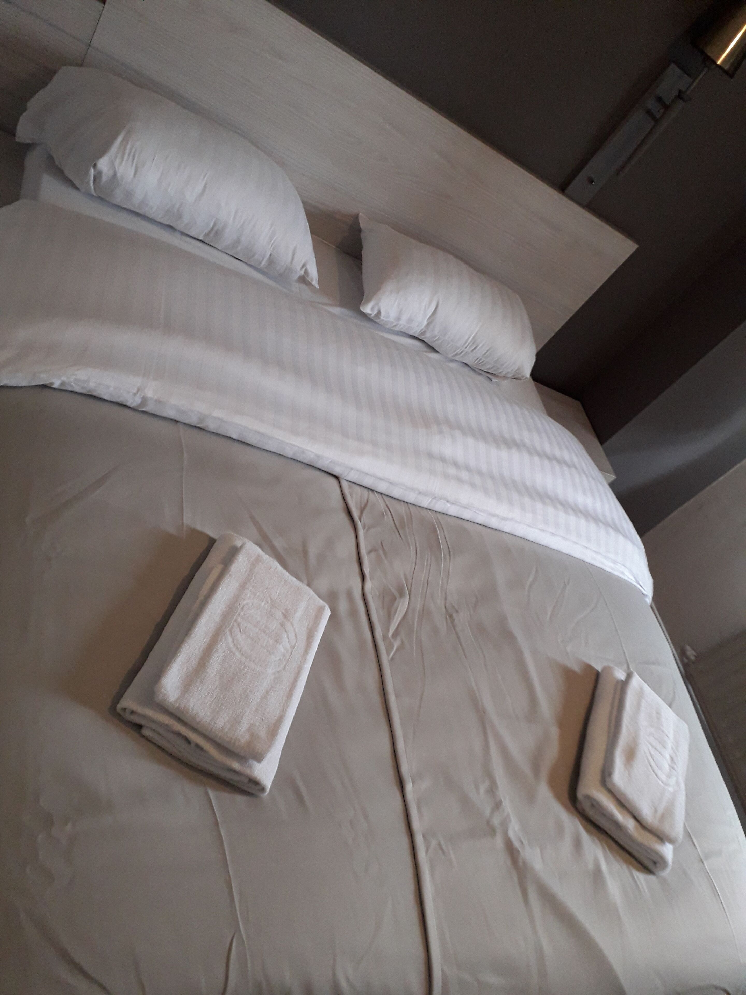 Standard Single Room | In-room safe, desk, soundproofing, iron/ironing board