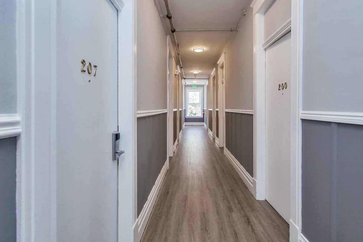 Standard Room, Shared Bathroom | Lobby