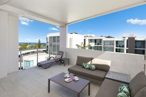 Three Bedroom Sea View Apartment | Terrace/patio