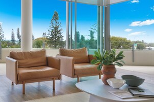 3 Bedroom Penthouse with Sea View | Living area | 42-inch flat-screen TV with satellite channels, TV