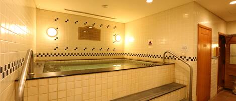 Bañera de hidromasaje interior