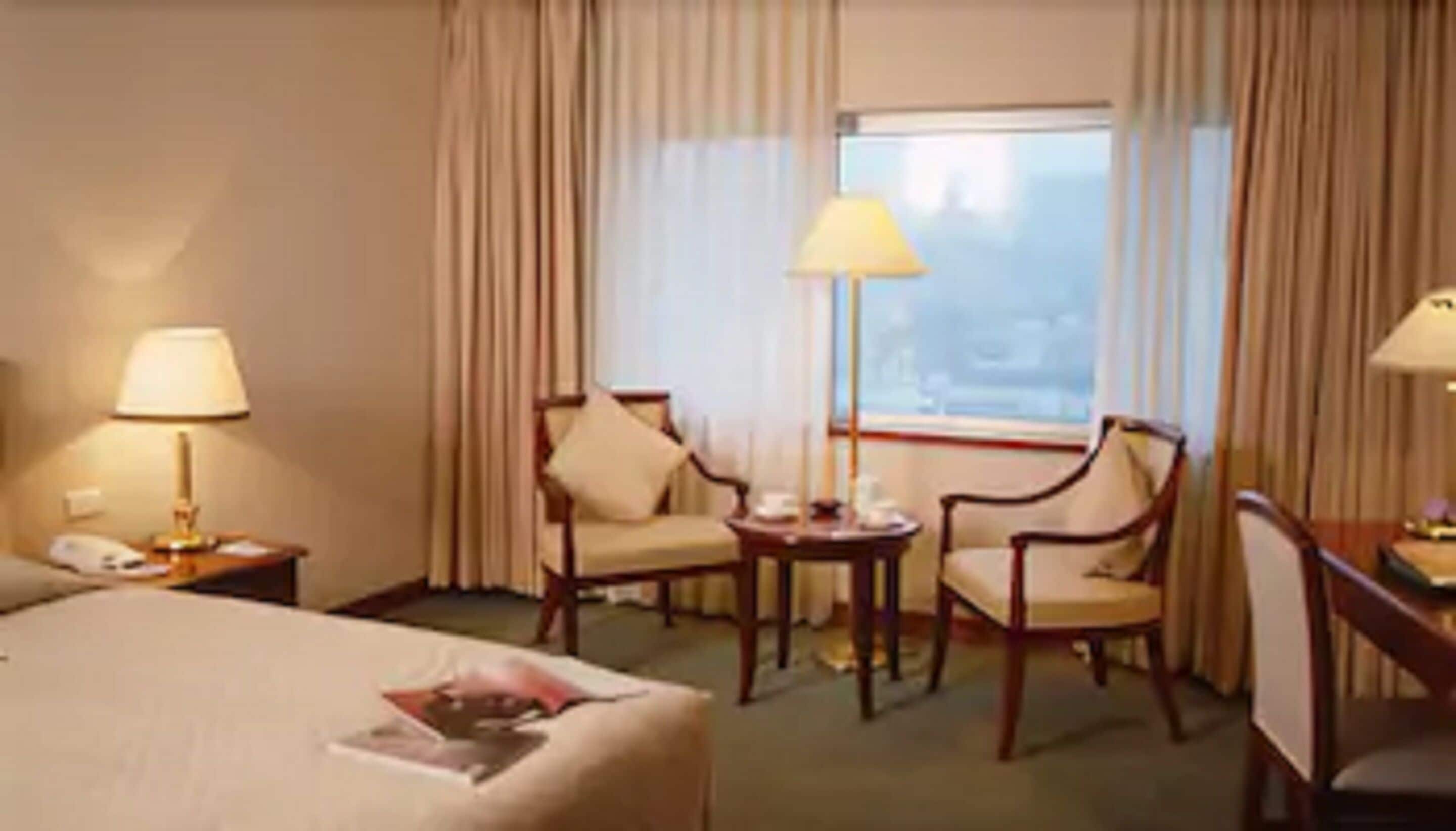 1 bedroom, premium bedding, minibar, in-room safe