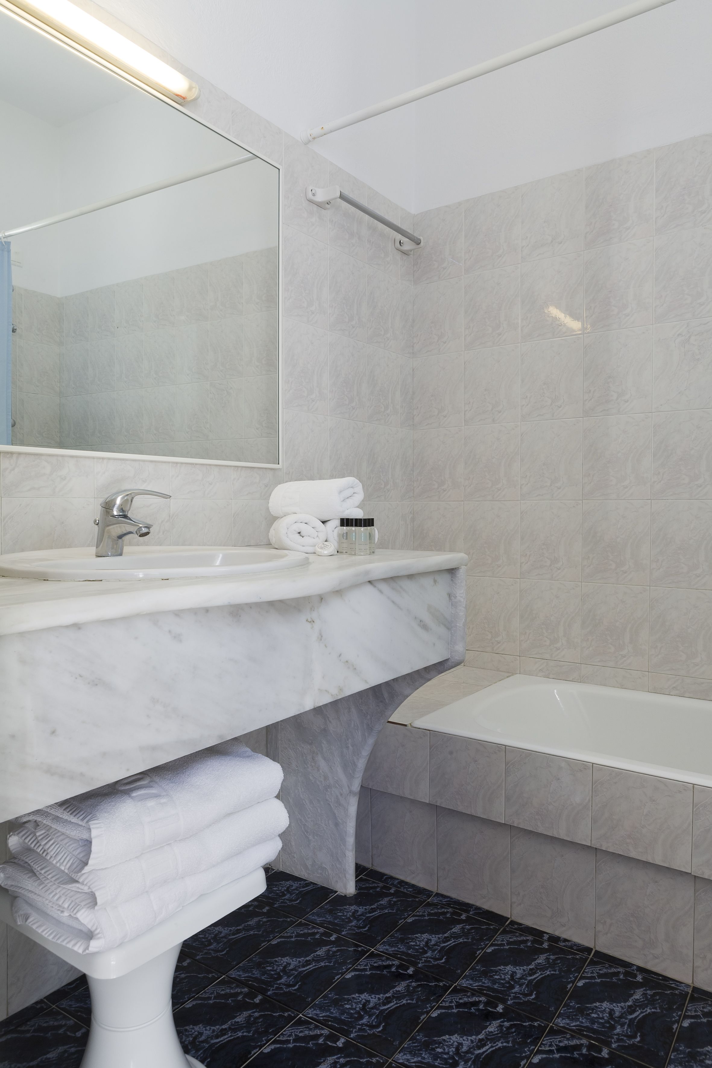 family suite, pool view | bathroom | free toiletries, hair dryer, towels