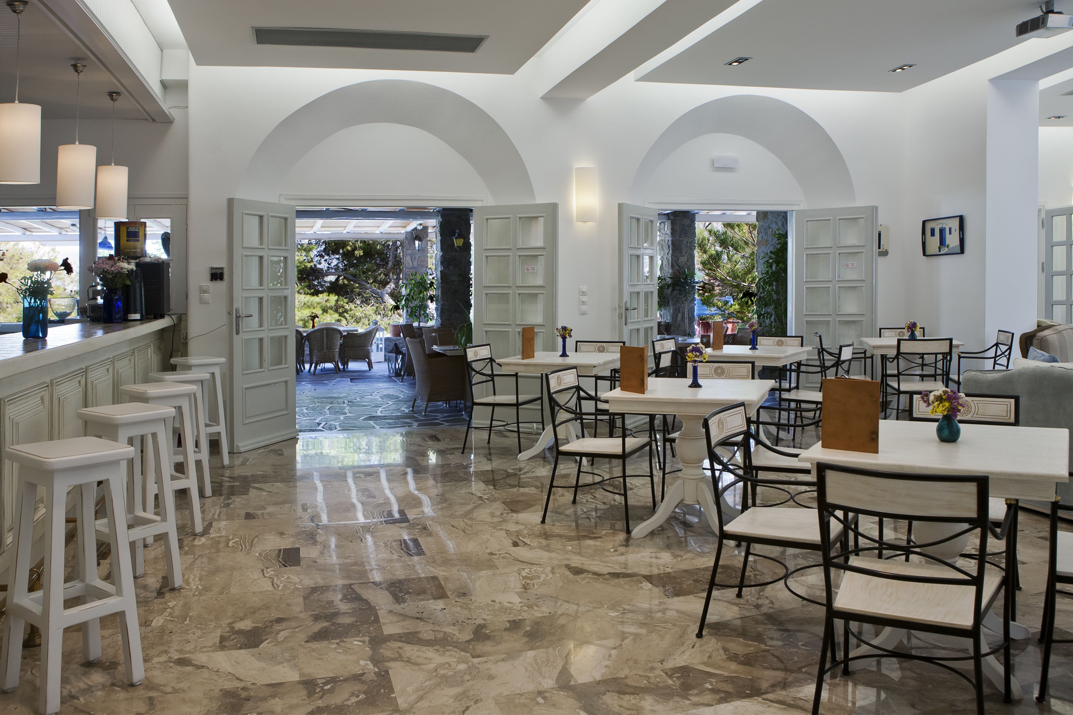 Photo - Kamari Hotel
