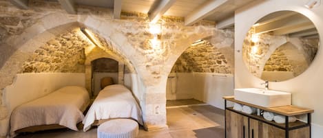 Villa (Myrthia) | 2 bedrooms, in-room safe, individually decorated, individually furnished