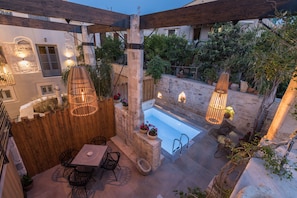 Private pool