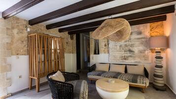 Villa (Myrthia) | Living area