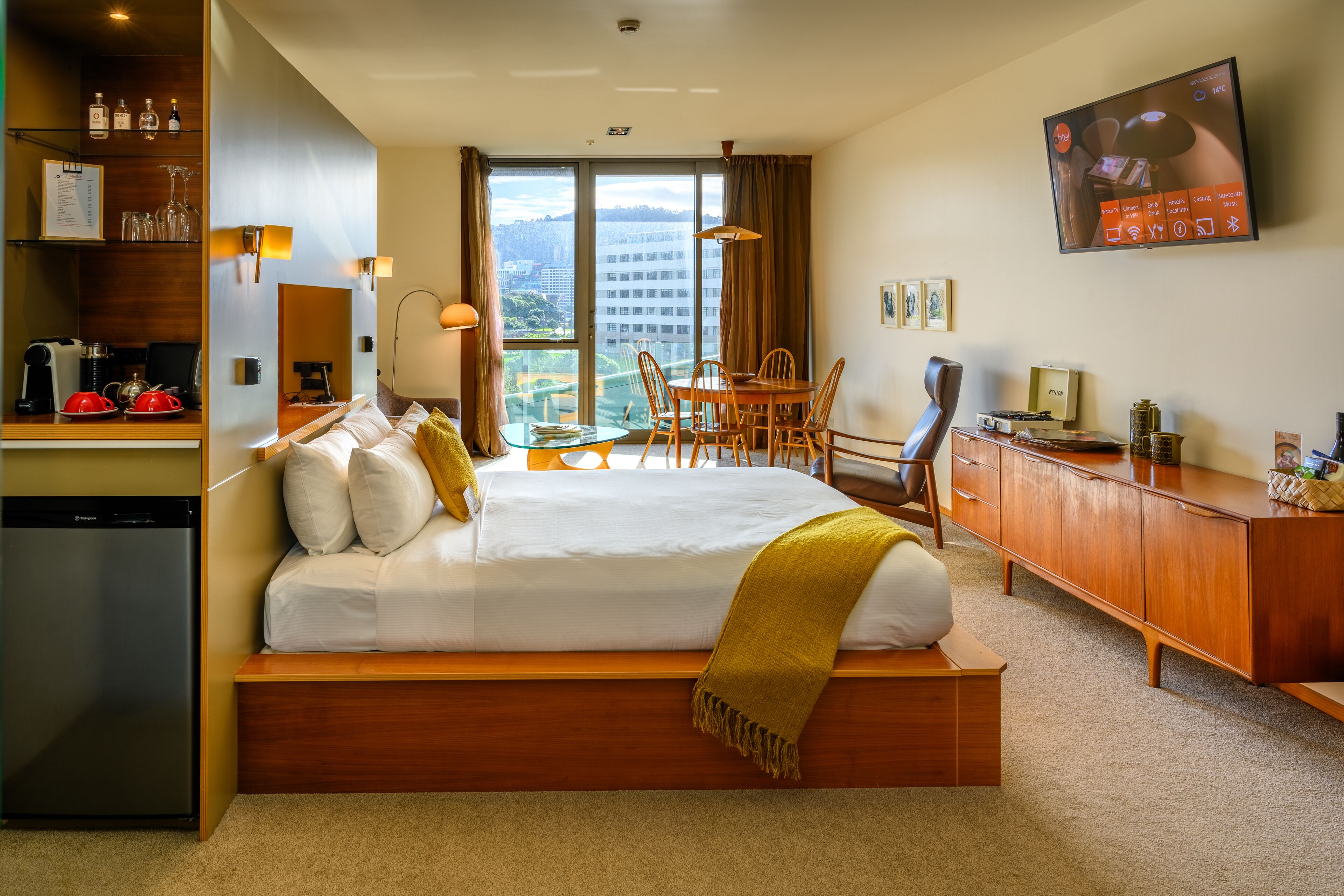 premium double room, 1 king bed, balcony, city view | hypo-allergenic bedding, minibar, in-room safe, desk