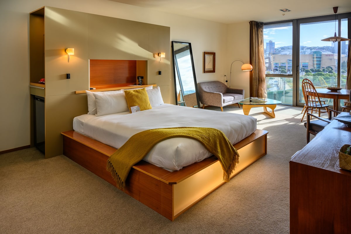 Studio Suite | Bộ đồ giường kháng dị ứng, minibar, két bảo mật tại phòng, bàn