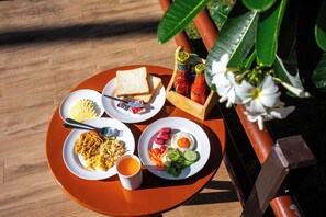 Café da manhã com buffet todos os dias mediante uma taxa