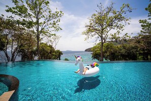 Outdoor pool, pool umbrellas, lifeguards on site - Ban Raya Resort and Spa (Ko Racha Yai)