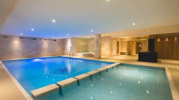 Una piscina techada