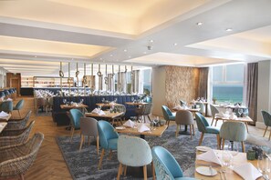 2 restaurants; breakfast, lunch, and dinner served - The Esplanade Hotel (Newquay)
