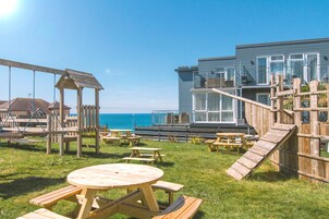 儿童活动区 - 室外