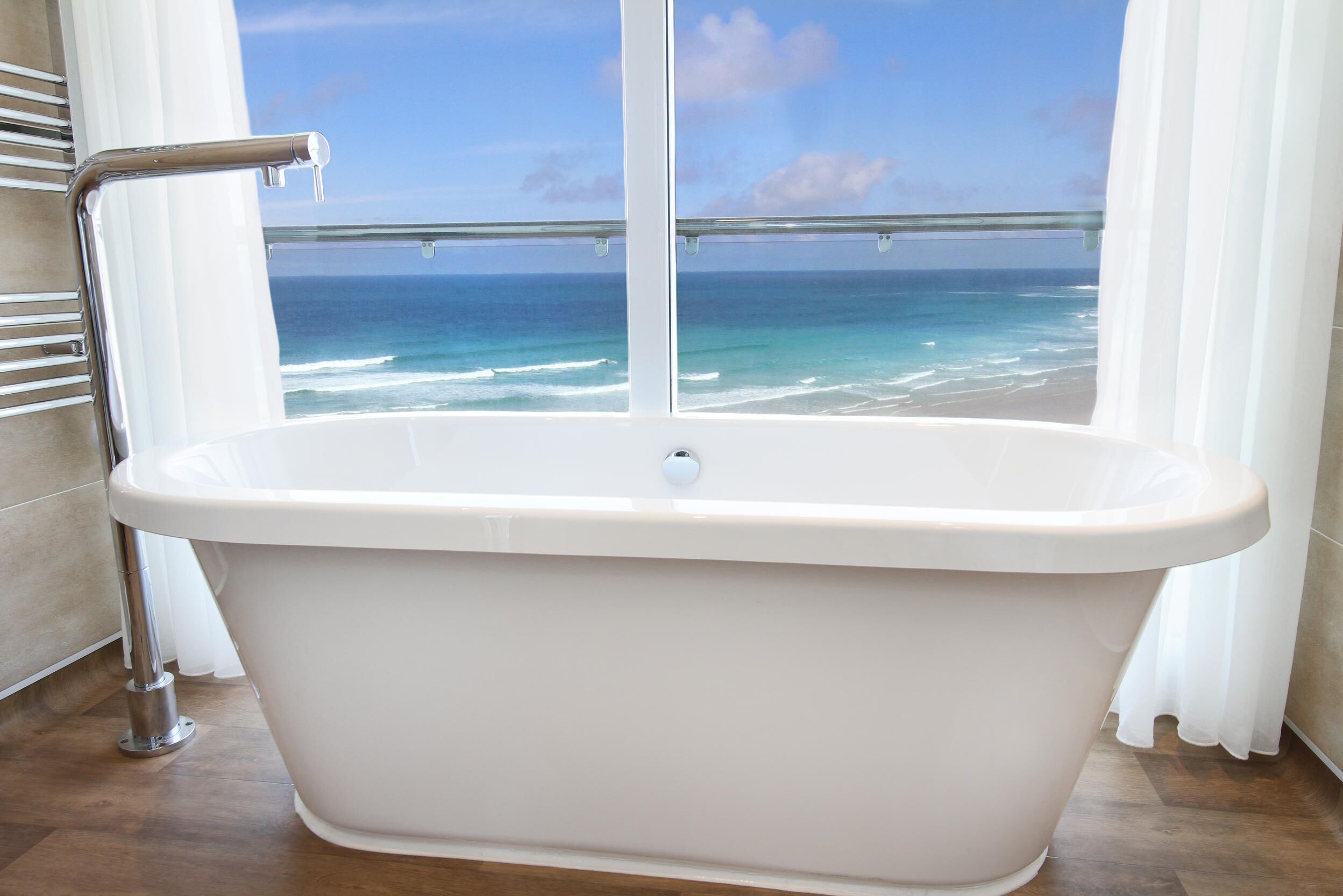 combined shower/bathtub, free toiletries, hair dryer, towels