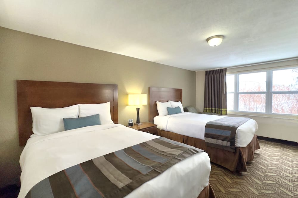 Super 8 by Wyndham Greensburg