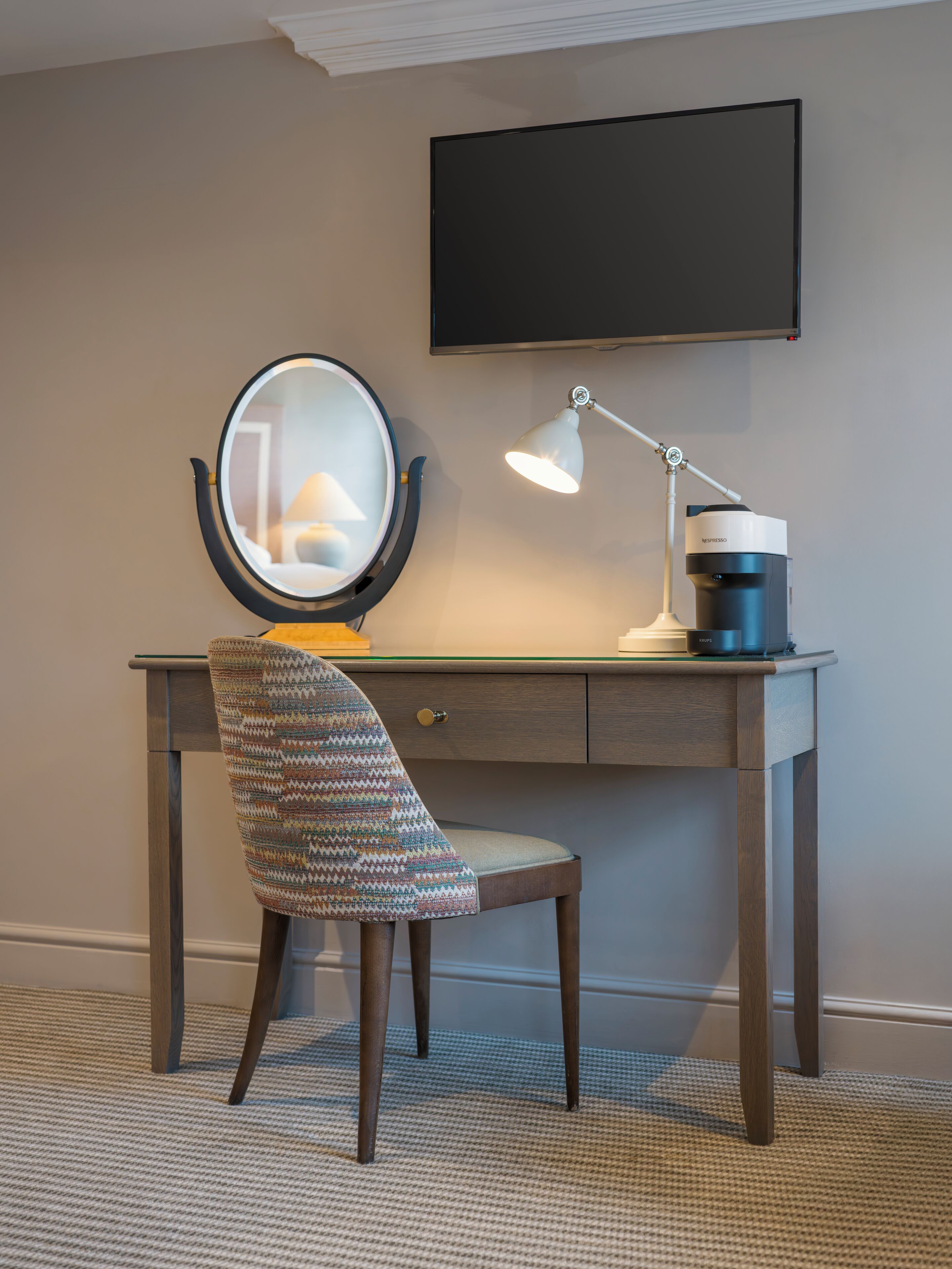 classic room, 1 king bed | hypo-allergenic bedding, in-room safe, desk, blackout curtains