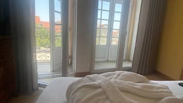 Suite Historic | Minibar, in-room safe, desk, free WiFi